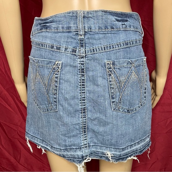 Wrangler Premium Patch Raw Hem Denim Mini Skirt Size 7 - Picture 3 of 7